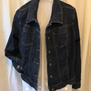 Woman’s size 18 denim jacket by Lane Bryant. In great condition!